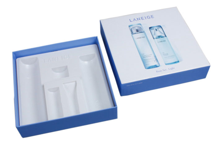 rigid-box-for-the-skincare-plastic-tray